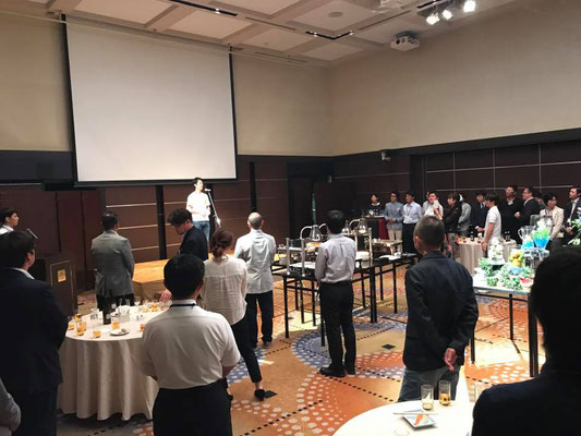 山家氏が和歌山県eコマース研究会の取組についてスピーチ