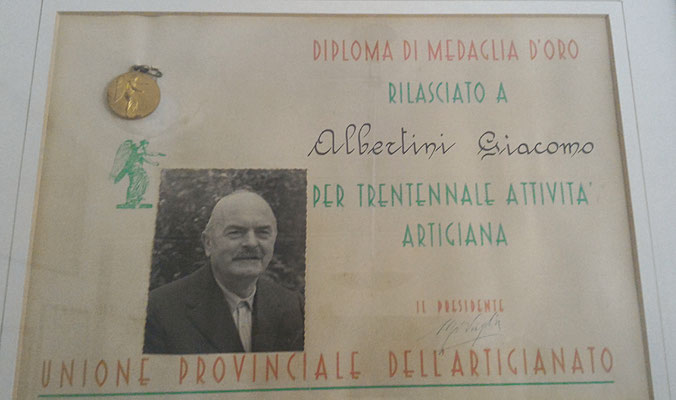 1951: Medaglia d'oro al fondatore Giacomo "Racàm" Albertini