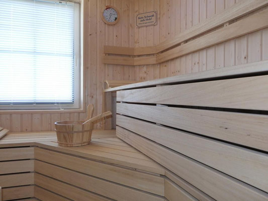 Wohnungseigene Sauna mit Ausblick.