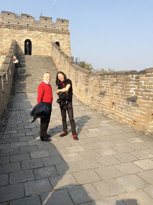 Auf der Chinesischen Mauer (mit Galerist Klaus Kiefer, 2014)