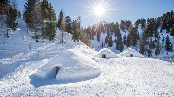 (c) Kreaktiv: Die Mountain Iglus bei der Bergstation Speikboden im Ahrntal