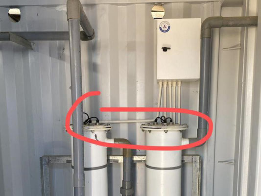 Voorbeeld van het reinigen en sterilisatie van drinkwater met UVC -lampen 254 nm in de waterdichte IP68 -behuizing