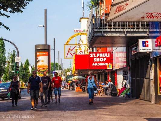 Die Reeperbahn schläft auch nie