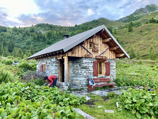 Heureusement un chalet avec poêle nous attend