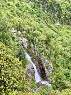 De l'eau partout, inutile d'en porter trop