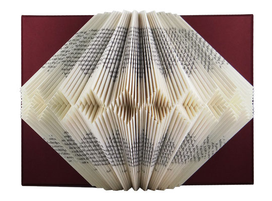 gefaltetes Buch - folded book