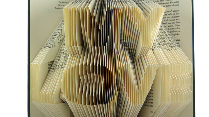 gefaltetes Buch - folded book