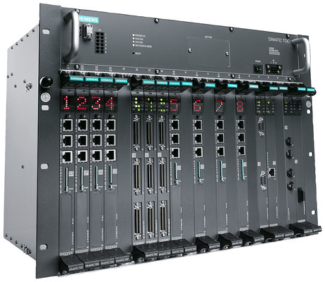 SIMATIC TDC, bestücktes Rack © Siemens AG 2020, Alle Rechte vorbehalten