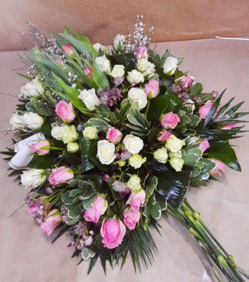 D14Gerbe piquée blance et rose pastel