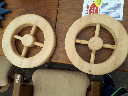 2 Holz Räder