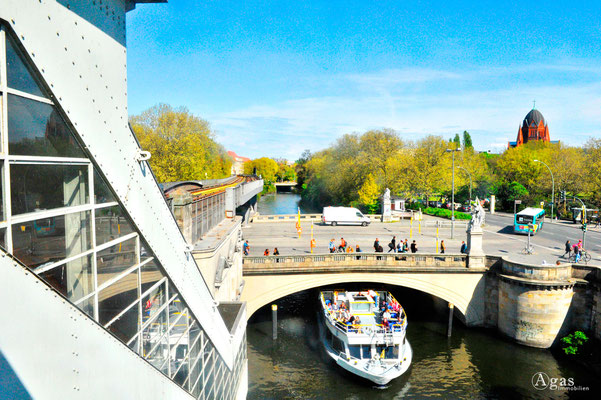 Makler Berlin Kreuzberg - U-Bahnhof Möckernbrücke & Spree