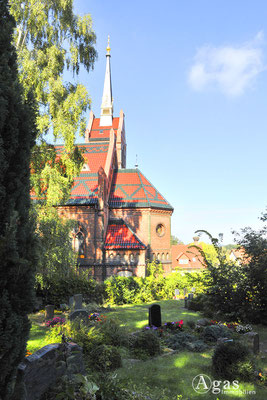 Immobilienmakler-Golm - Die neugotische Ev. Kaiser-Friedrich-Kirche (2)