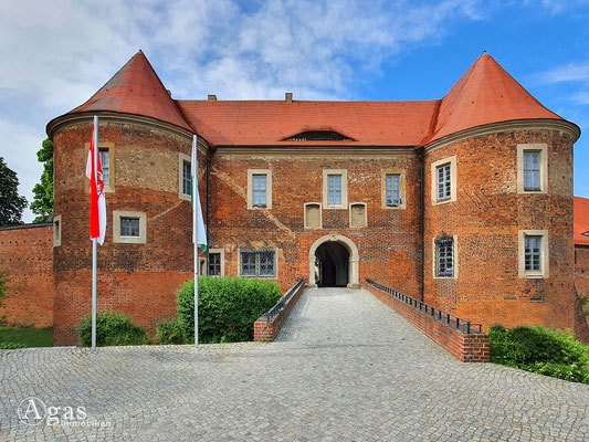 Immobilienmakler Bad Belzig - Torhaus der Burg Eisenhardt