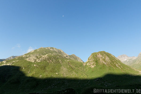 Blick von der Lodnerhütte auf die Berge Zielspitze (3008m) und Blasiuszeiger (2834m)