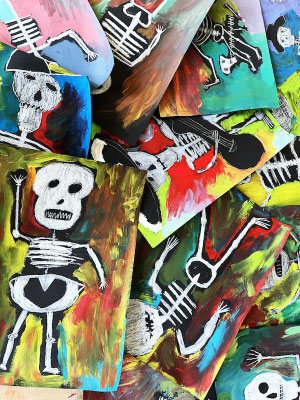 Expressives Malen mit Acrylfarbe