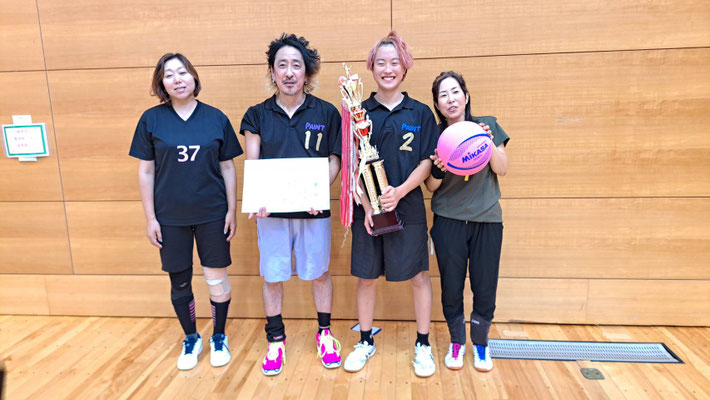 ソフトバレーボール混合　優勝　東新町東
