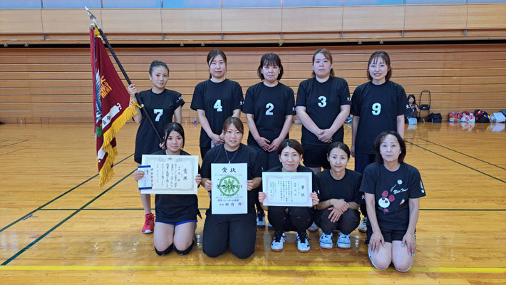 バレーボールの部　一般女子　優勝　大杉