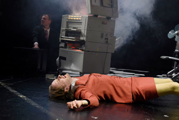 "JETZT ODER NIE" Residenztheater