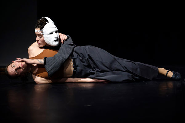 "Ruptures" HochX Theater
