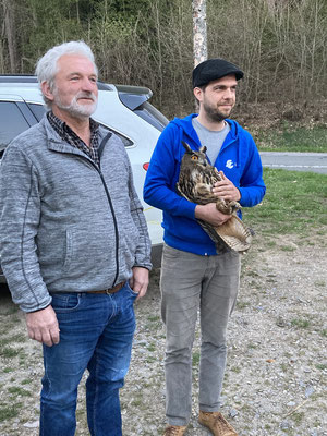 Karl-Heinz Schindlatz, Kreisgruppen Vorsitzender und Ferdinand Baer, Leiter der LBV-Vogelauffang- und Pflegestation in Regenstauf