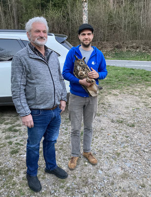 Karl-Heinz Schindlatz, Kreisgruppen Vorsitzender und Ferdinand Baer, Leiter der LBV-Vogelauffang- und Pflegestation in Regenstauf