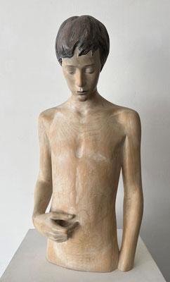 Aron Demetz, Ricordo della madre II 2004 Lindenholz, 81 x 45 x 35 cm, courtesy Galleria Alessandro Casciaro