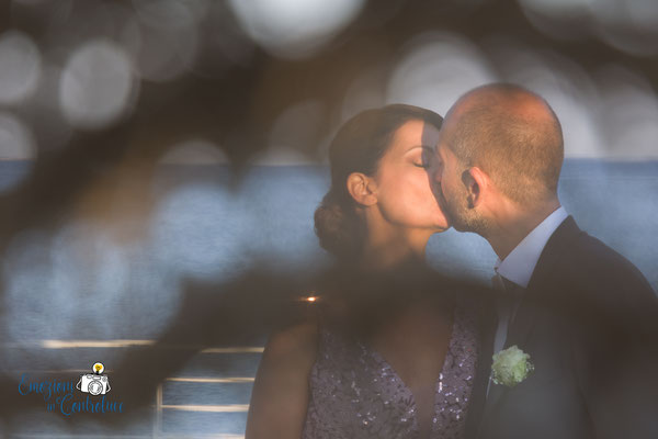 fotografie degli sposi dopo la celabrazione del matrimonio in spiaggia