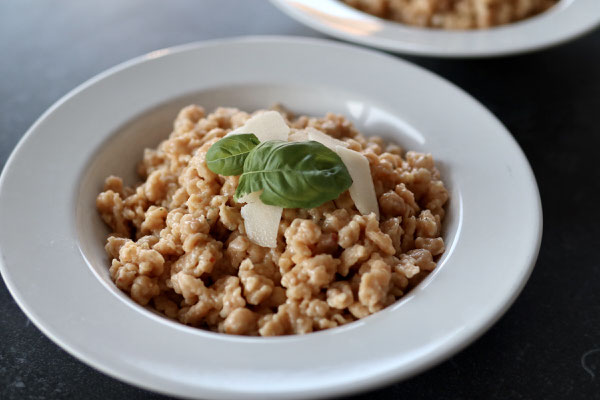 Spätzle Rosso selbstgemacht