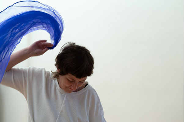 Tanztherapie mit Tuch Holger Schnell
