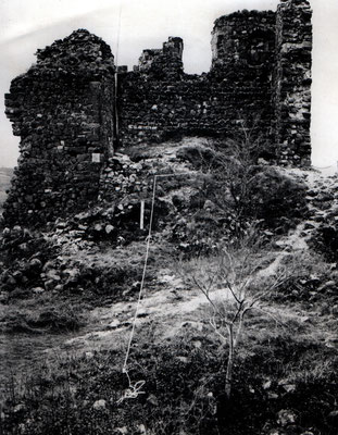 La cour du Château de Calmont d'Olt