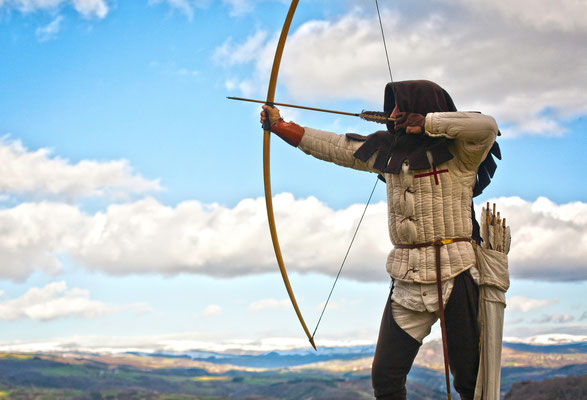 Tir à l'art, Château de Calmont, Espalion, Aveyron 