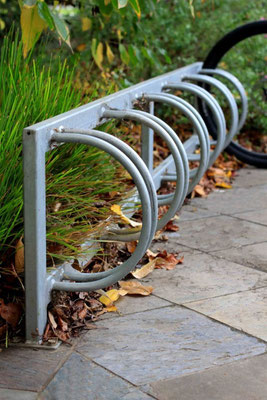 MOBILIARIO URBANO - BICI RACK 7 "HERRERÍA DE LEÓN" MONTERREY, N.L. MÉXICO (MAESTRO HERRERO EVERARDO DE LEÓN E HIJOS) 