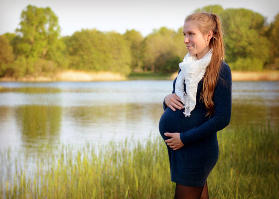 Schwangerenfoto im Frühling
