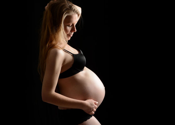 Schwangerenfoto im Fotostudio in Teltow