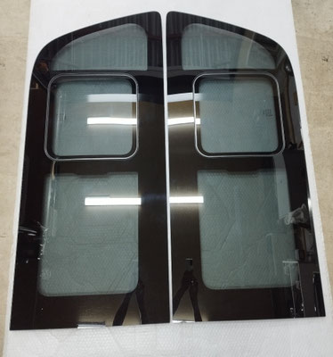 ハイエース スライドドア 小窓付き ガラス 新車外し 200系 ハイエース スライドドア 小窓付き ガラス 新車外し 200系