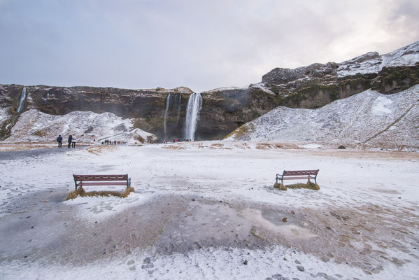 Panchine e cascata