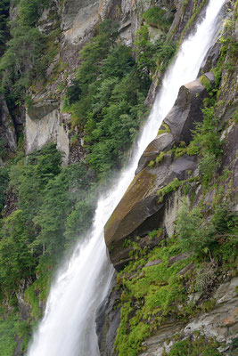 Dettagli della cascata di Foroglio