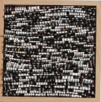 Eva Hradil "S/W" aus "Legal Drugs" 2018, Papier, Kleber, Holzrahmen, 20 x 20 cm