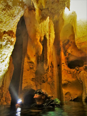 chandelier cave - picture by Markus Jimi Ivan - jimiivan.at 2020