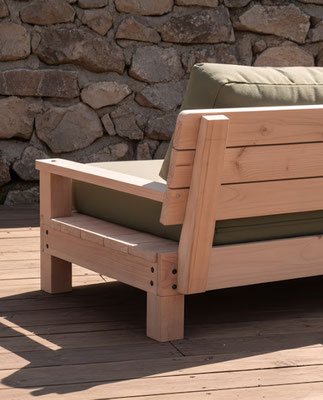 meuble de jardin bois avec matelas et dossier pour exterieur