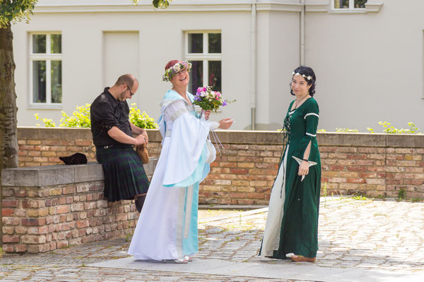 Mittelalter Hochzeitskleid Modell Frostros Mittelalter Fashion Gewandungen Auf Mass