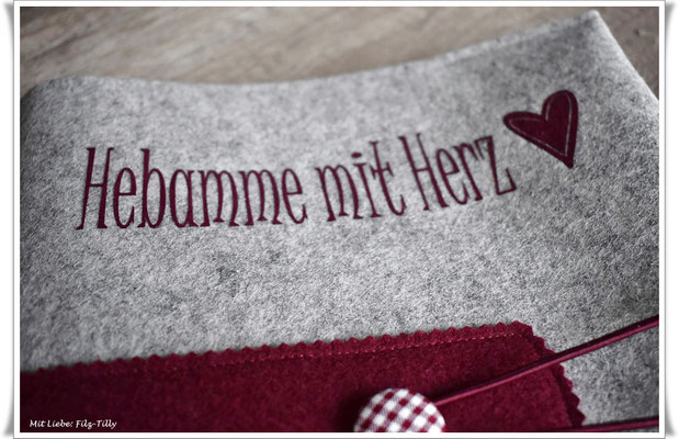 Dokumentenmappe, Dokumentenmappe Filz, Dokumentenmappe Handarbeit, Mappe für Arztberichte, Geschenke für Frauen, DIN A4 Format, Filzhülle, Filz Mappe, Hebamme mit Herz, Geschenke für die Hebamme, Hebamme, Liebe