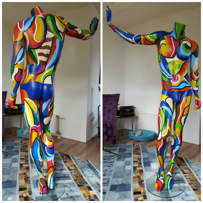Etalagepop "Waiting". Hoogte ca. 180 cm. Leuk als decoratie in huis of bedrijf. VERKOCHT