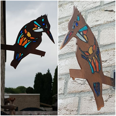 IJsvogel, gemaakt van cortenstaal, gevuld met glas.