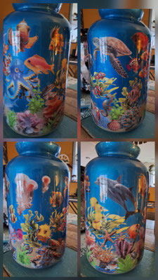 Vaas Seaworld, reverse decoupage, 40cm. hoog. Prijs: €96
