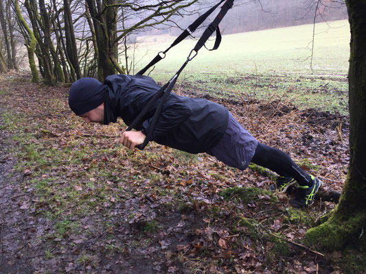 Aktive Laufunterbrechung mit Schlingentraining