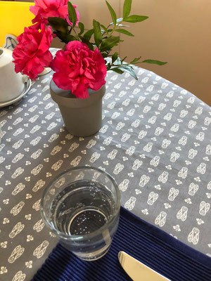 Tischdecke mit dem Provencestoff Mouche gris