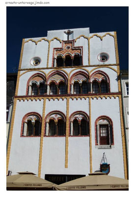 Dreikönigenhaus, frühgotisches Umbau eines romanischen Wohnturms.