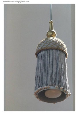 Quastenlampe zum Staubbinden im Kirchenraum....