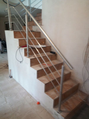 Vorher: Eine "nackte" Treppenstufenanlage